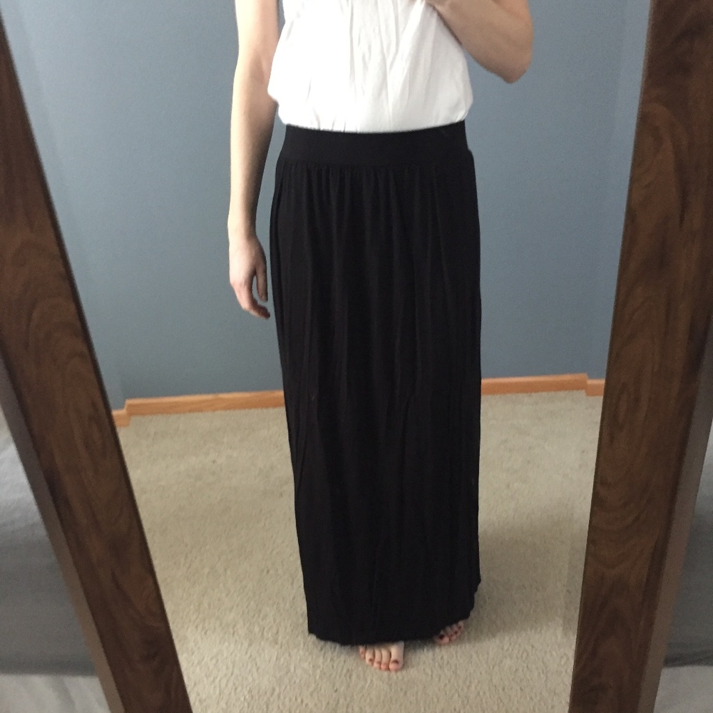 Black LOFT Maxi Skirt - Small